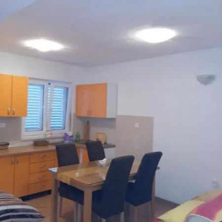 Lavica - Free Private Parking Apartment Makarska