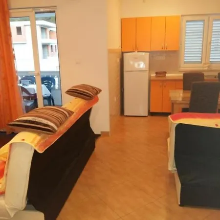 Lavica - Free Private Parking Apartment