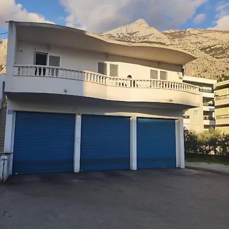 Lavica - Free Private Parking *