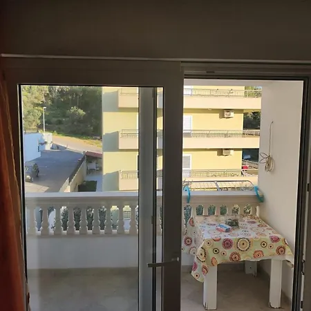 Lavica - Free Private Parking *