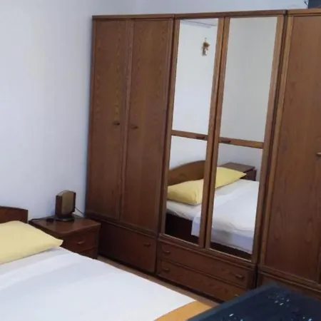 Lavica - Free Private Parking Apartment
